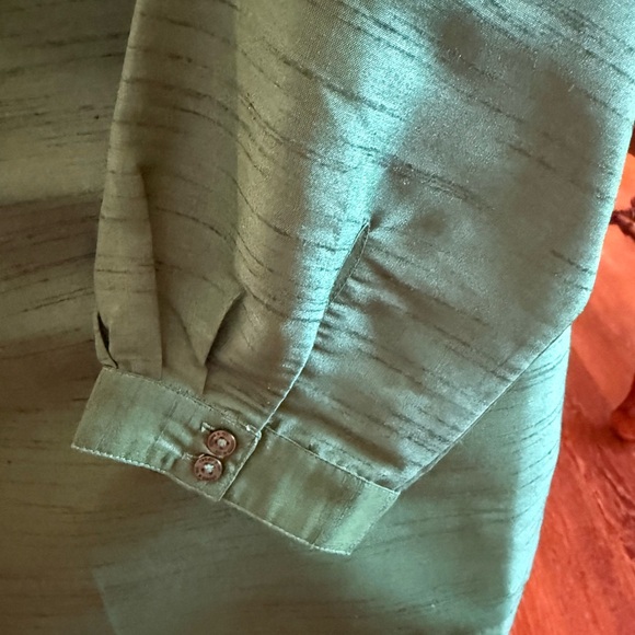 Crown & Ivy Hunter Green Top, Size Small
CHIC HOLIDAY ATTIRE!!! - Picture 5 of 12